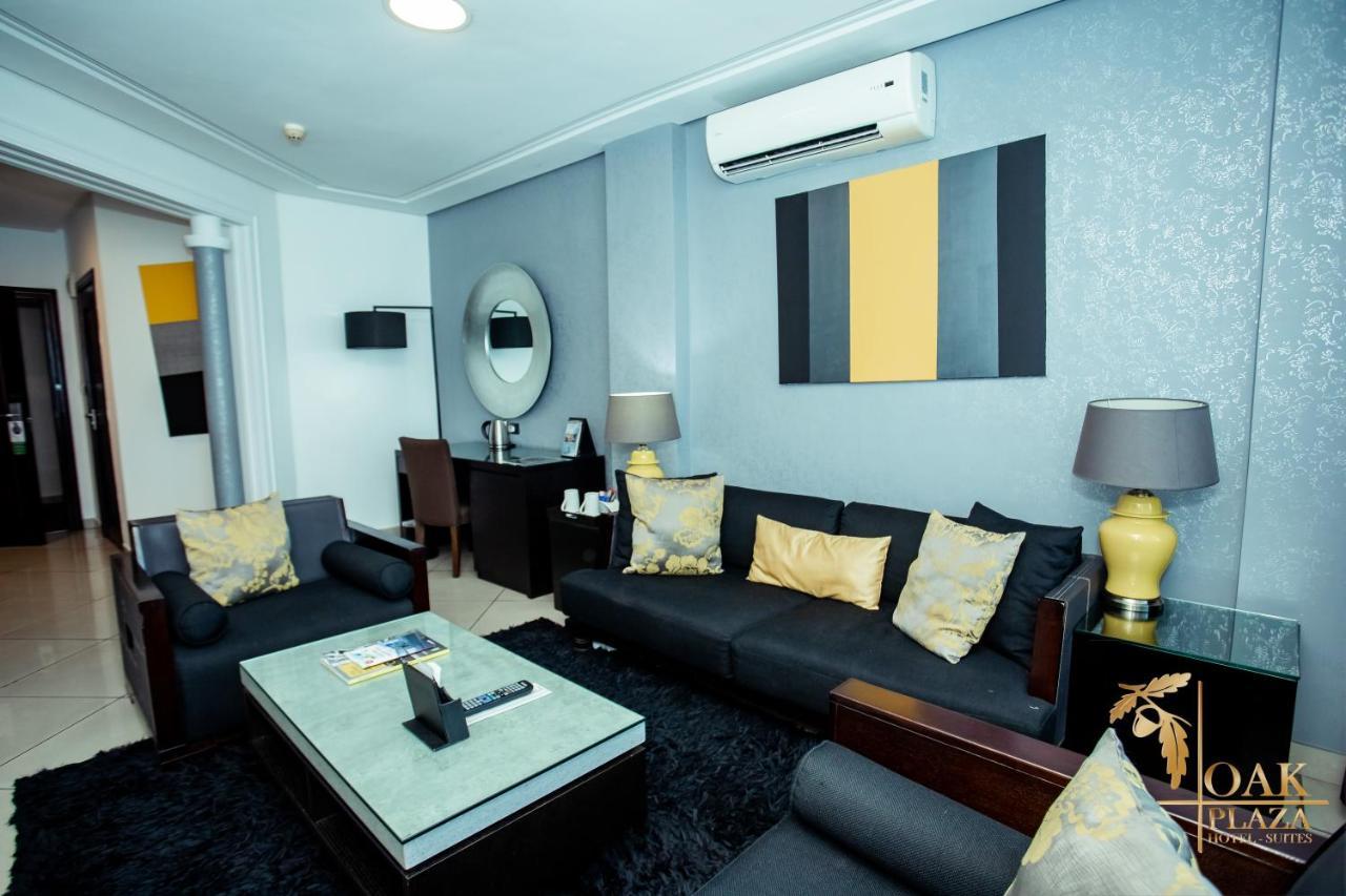 Oak Plaza Hotels East Airport Acra Exterior foto
