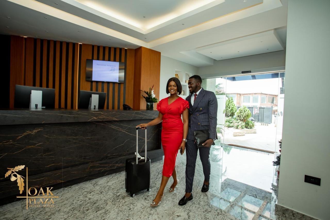 Oak Plaza Hotels East Airport Acra Exterior foto