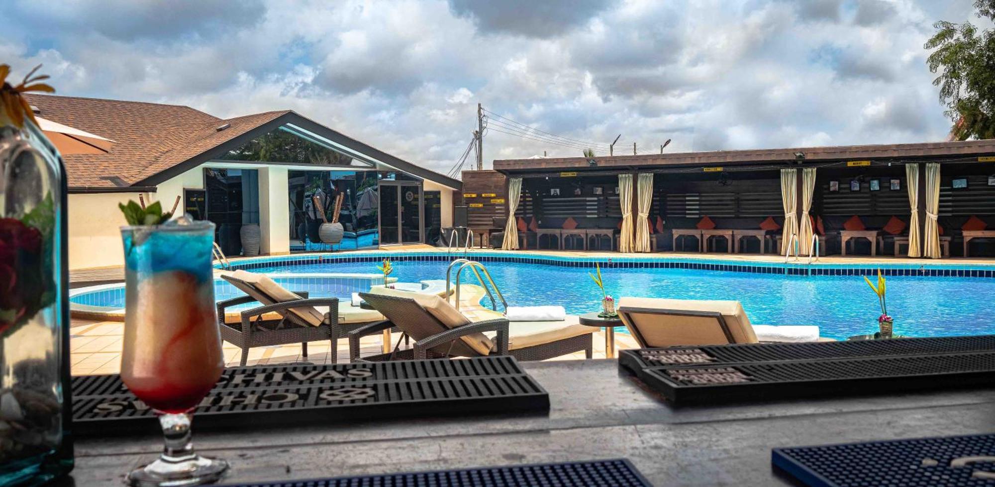 Oak Plaza Hotels East Airport Acra Exterior foto